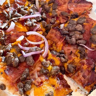 BBQ Bacon Cheeseburger Pizza