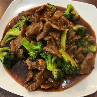 Broccoli Beef Dinner Combo