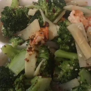 Ahrimp with broccoli