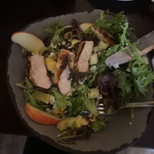 Fuji Apple salad with Grilled chicken