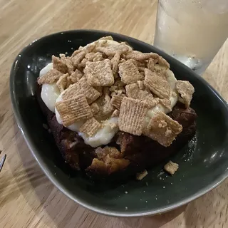 Cinnamon Roll Bread Pudding