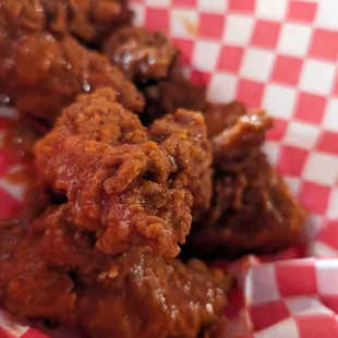 Boneless wannnggs