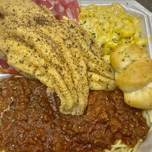 Catfish &amp; spaghetti platter