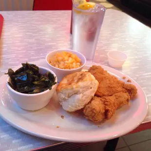 Chicken, greens and mac and cheese!