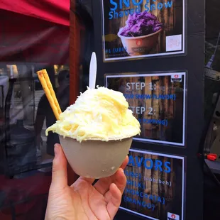 Mango shaved snow with coconut