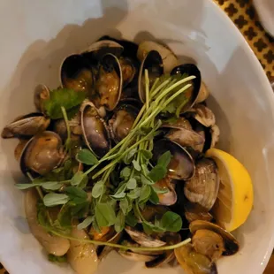 Ginger Scallion Clams-$20