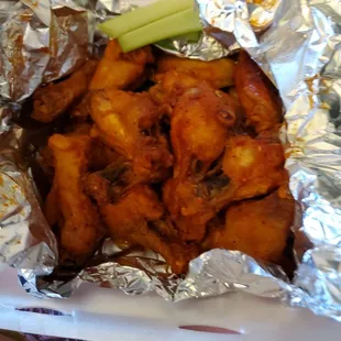 chicken wings and celery
