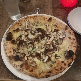 Mushroom pizza