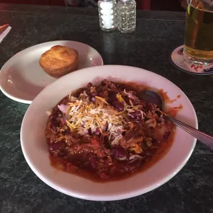 Mmmmmm big bowl of chili and a cornbread muffin for  $4.99, just what I wanted.