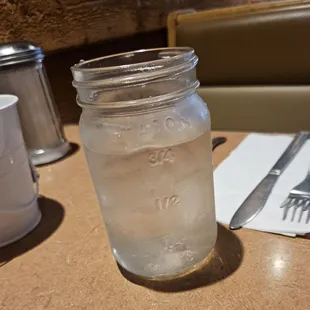 Water served in a jar. Nice touch