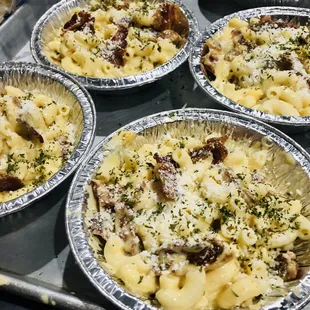 Mac &amp; Cheese w/ steak