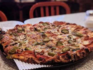 Red and Louie's Pizzeria