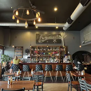 Decor lots of wood and steel