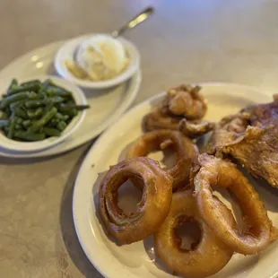 Quarter Fried Chicken with mashed potatoes, Smokey green beans and onion rings &amp; corn muffin | Reececliff Diner | Lakeland FL | 10/2/21
