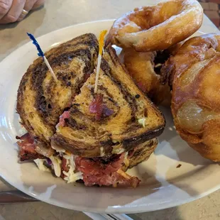 Reuben with onion rings