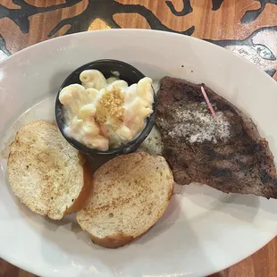 Sirloin steak with Mac and cheese