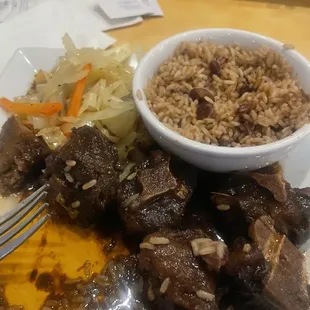 Oxtail w rice and peas