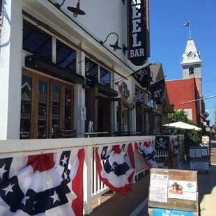 REEL bad food &amp; &amp; REEL expensive