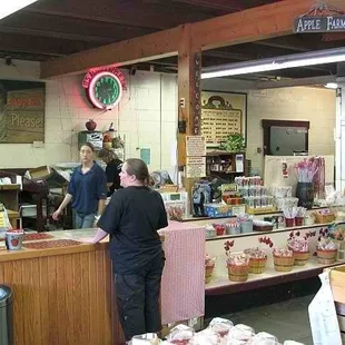 front counter (via kansastravel.org)