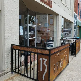 the outside of the restaurant