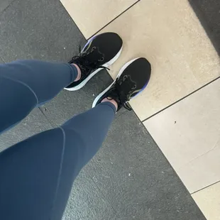 Shoes look brand new!!