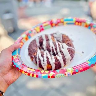 Cinnamon Roll Pretzel