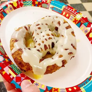 Cinnamon Roll Pretzel