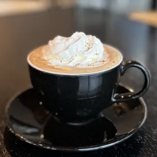 Log Cabin Latte is back!

A crowd favorite, made with espresso, real maple syrup, real butter, milk, cinnamon powder and whip.