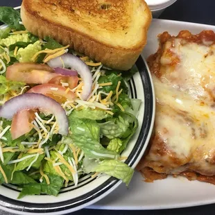 Wednesdays special: Lasagna w/ salad and Texas toast