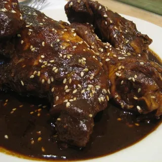 Pollo con Mole Negro