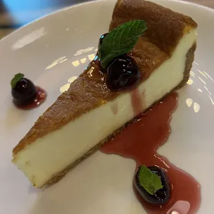Marscapone cheesecake with amarena cherries