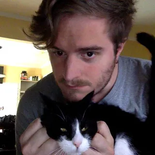 Ari V.