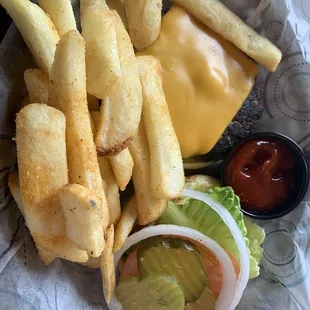Cheeseburger. Fries.