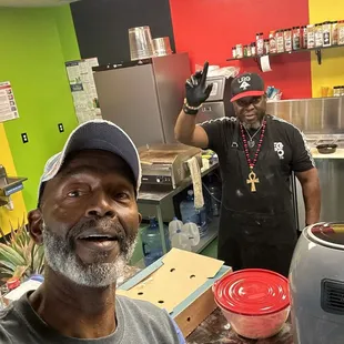 I&apos;m here with Abdul, who prepared my meal.