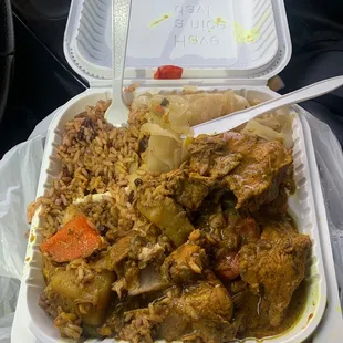 Curry chicken rice &amp; peas cabbage