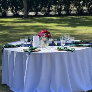 Wilton wedding guest tables