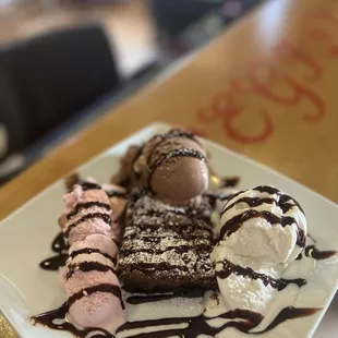 a plate of ice cream sundaes