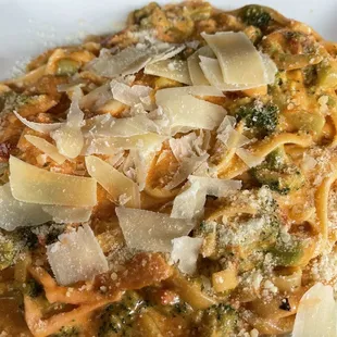 Fettuccine with smoked salmon in a cream sauce