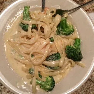 Fettuccini Alfredo with Broccoli and Chicken