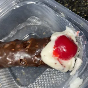 chocolate canoli