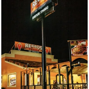 outside, pizza