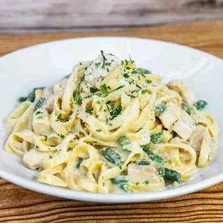 Tagliatelle with white sauce