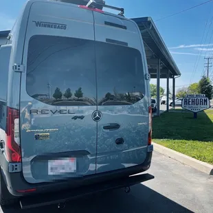 Parking my Winnebago Revel 2021 / Mercedes Sprinter 2020 to get the rear door dent taken care of