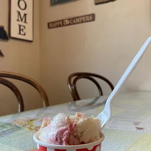 strawberry ice cream
