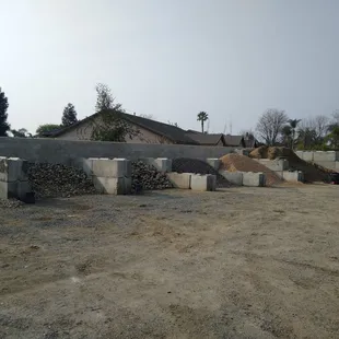 Bulk river rock in different sizes and California Gold