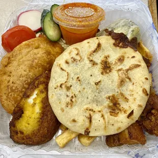Plato típico Salvadoreño