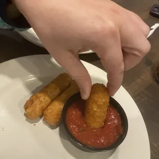 3/5 Mozzarella Sticks