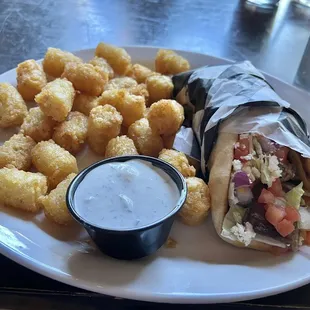 Gyro and tatertots