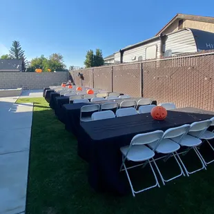8ft tables with linens