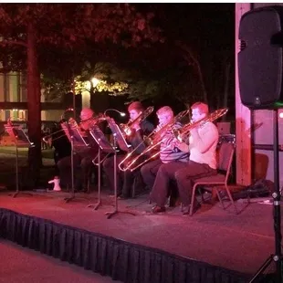 Dallas Symphony Orchestra with Holiday Favorites (Friday, 12/04/20)